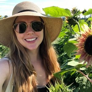 Meet your Posher, Lauren